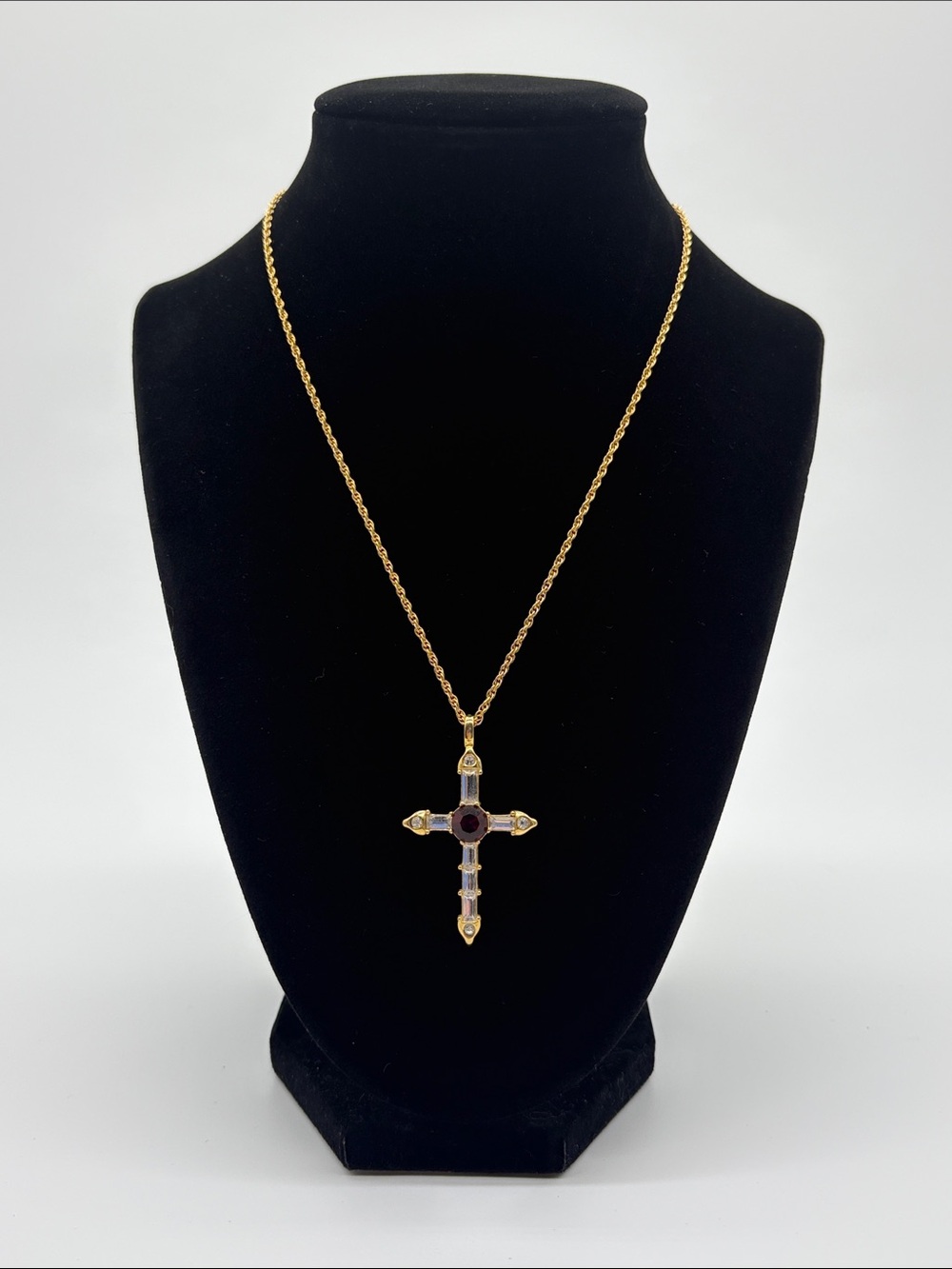 PCSO 1997 Plainsville Stock Co Gold Cross Garnet Crystal Pendant Necklace